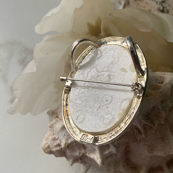 Vintage Dragonfly Mother of Pearl pendant/brooch. - Picture 4 of 6